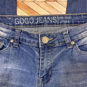 Women's GOGO Distressed Mid Rise Blue Jeans Ankle Crop Busted Skinny 90s Style